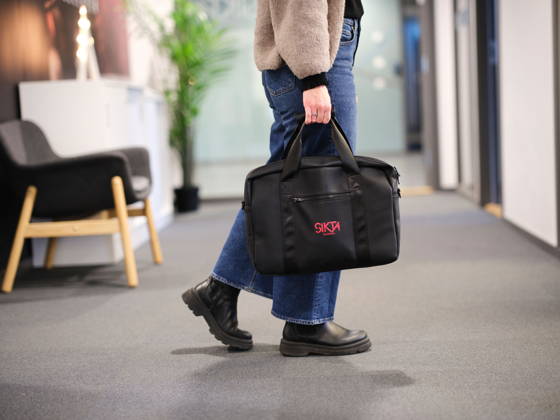 Gallery image right top